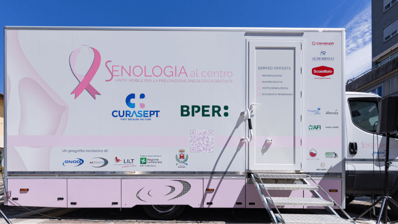 foto clinica mobile Senologia al Centro